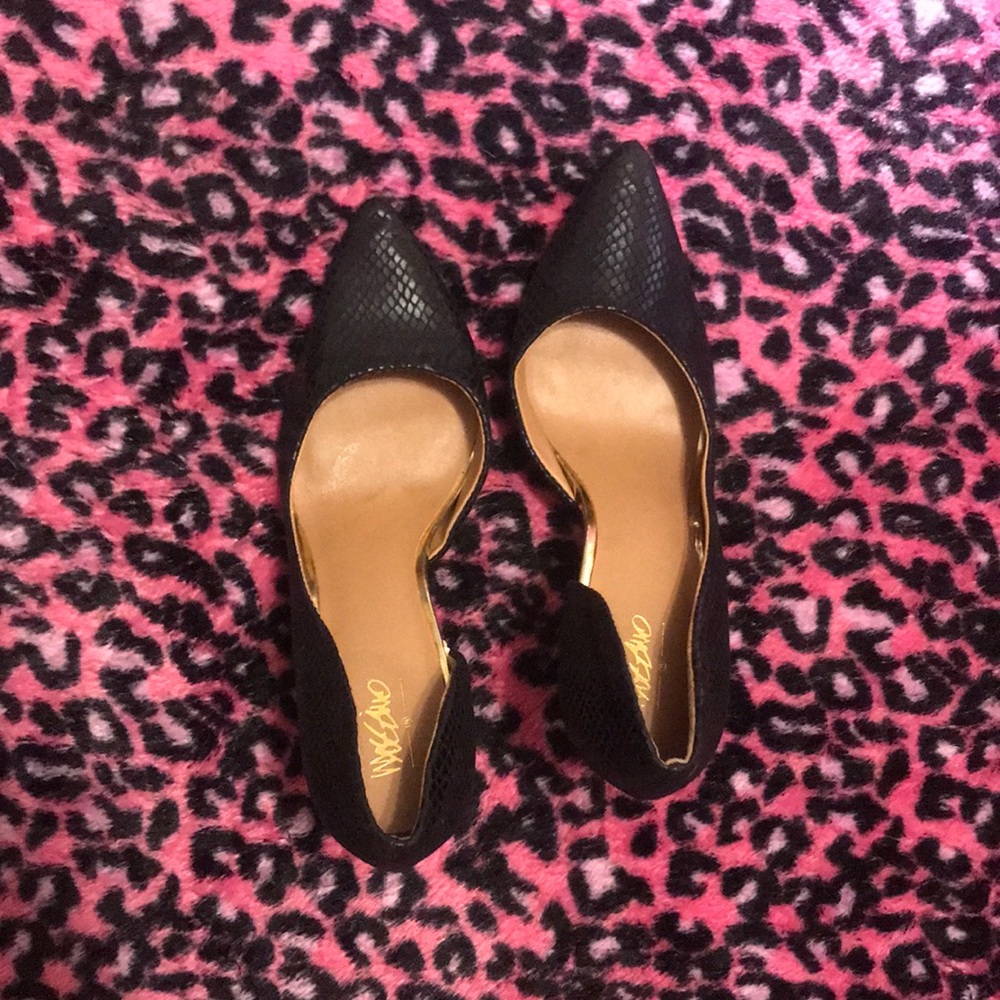 Size 7 black heels